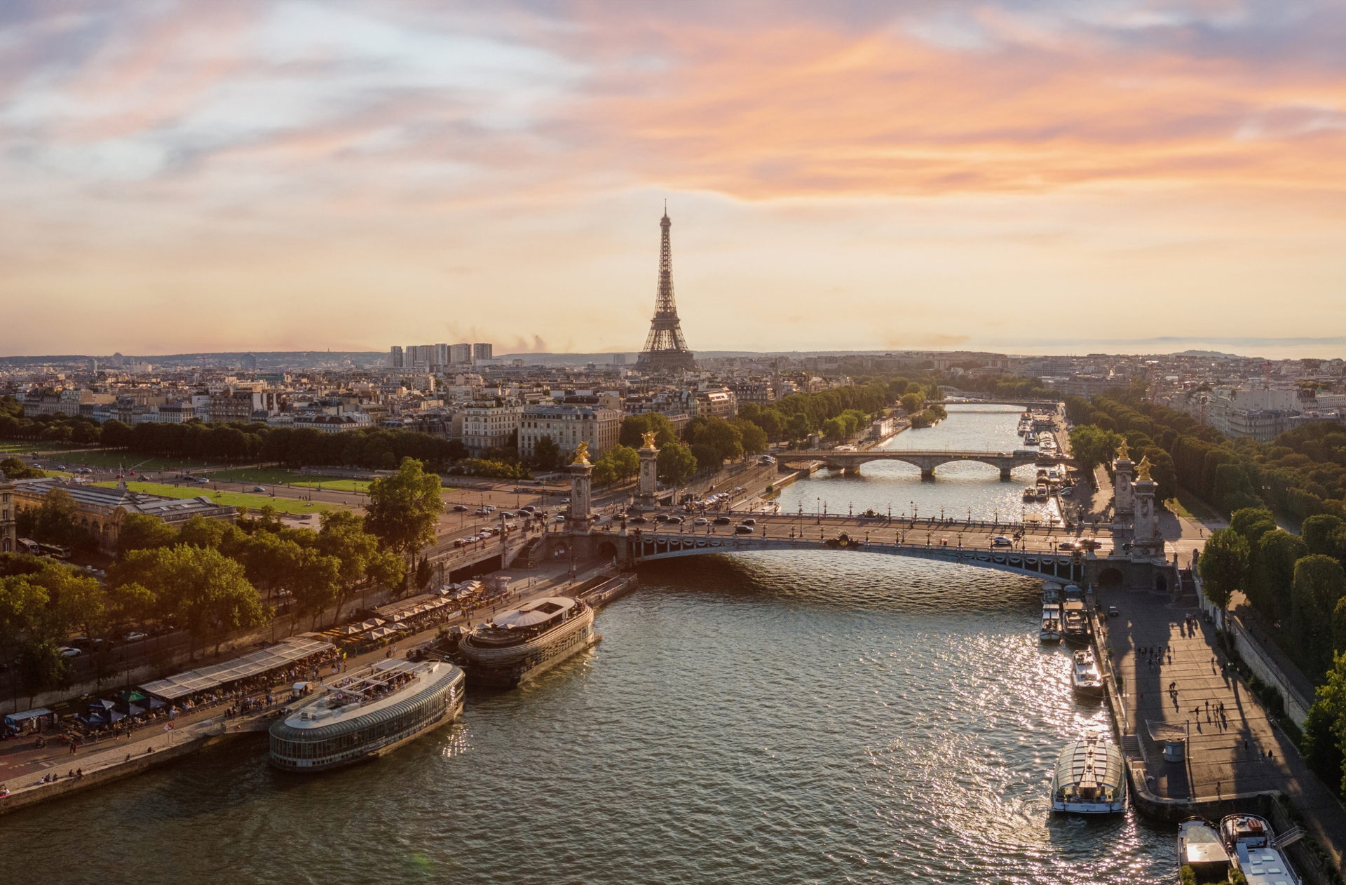 Background image - 5050 Paris